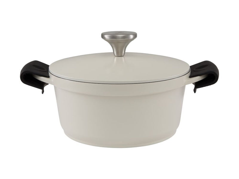 MW Cast Lite Non-Stick Casserole 20cm / 2.4L Ecru NU0088 RRP $119.95